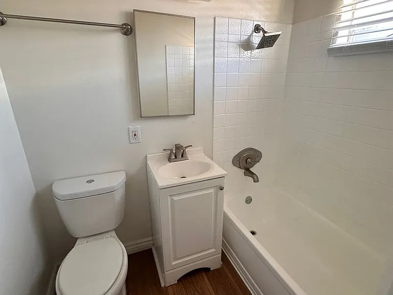 1336 E Hellman St — Photo 11