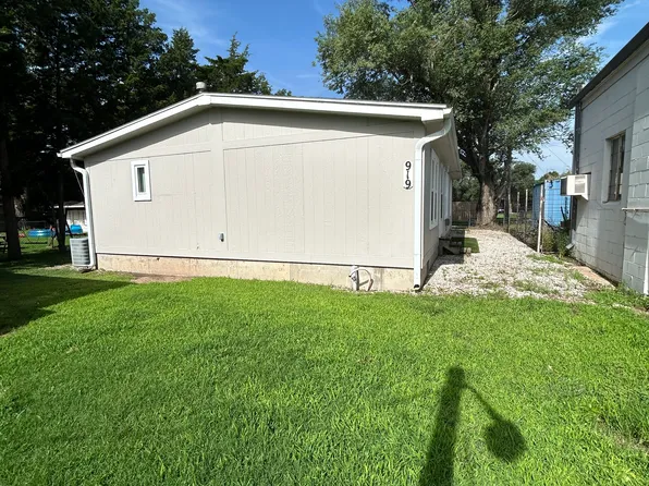 919 N Main St, Garden Plain, KS 67050