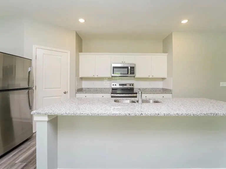 7764 Sudbury Cir — Photo 9