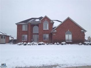 20402 Alexander Dr, Macomb, MI