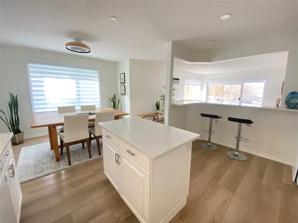 1249 Pacific Ave Unit 211, Kelowna, BC V1Y 5T9