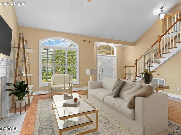 2nd image of 7008 Shady Knoll Ln