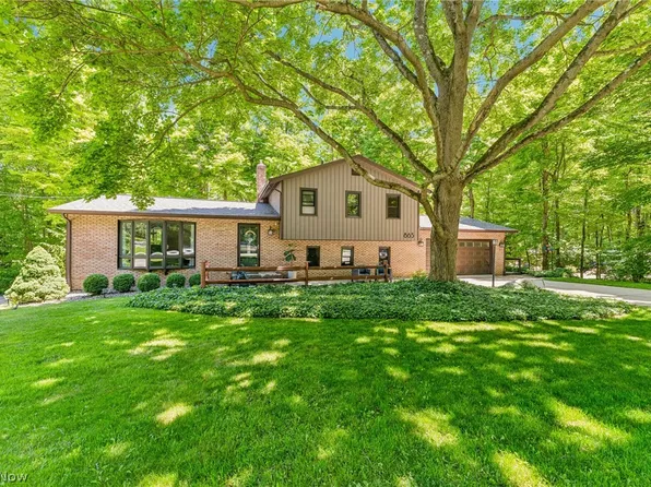 865 Old Spring Rd, Akron, OH 44321