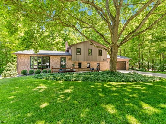 865 Old Spring Rd, Akron, OH 44321