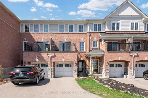 385 Rossland Rd E Photo 1
