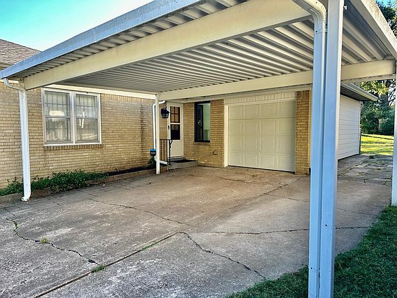 5th image of 2534 S College Ave