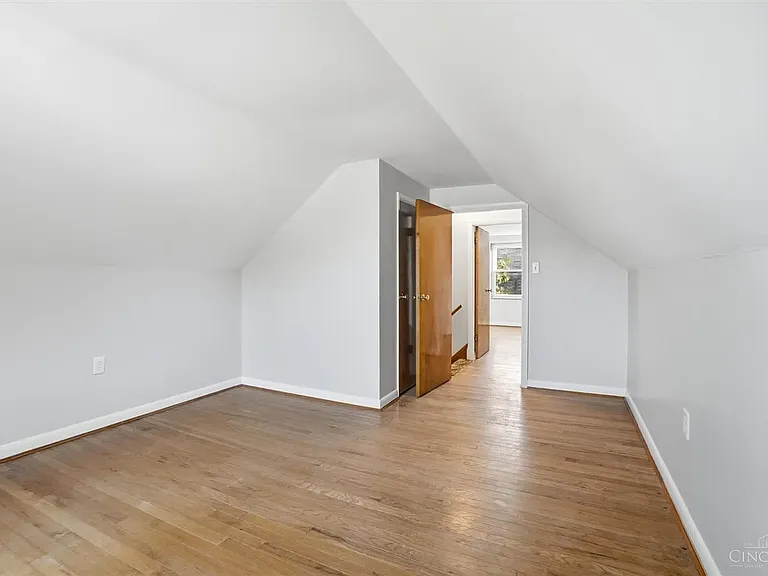 Upstairs bedroom 1
