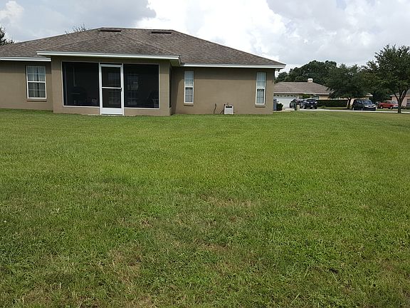 3rd image of 6022 Country Walk Ln