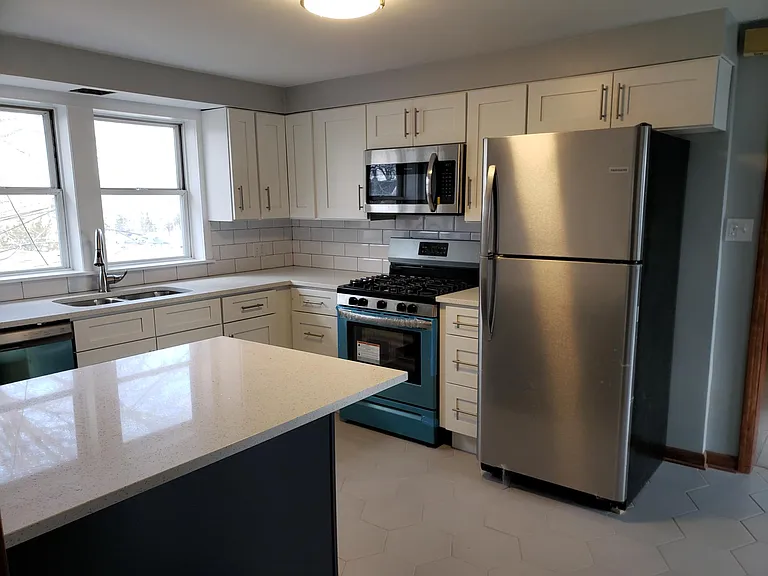 5654 W Goodman St #2 — Photo 1