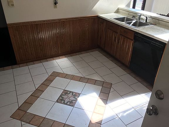Kitchen table area.