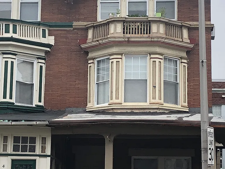 4909 Walnut St #3 — Photo 1