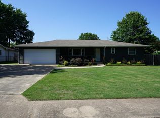 2212 W Lawson St, Fayetteville, AR 72703