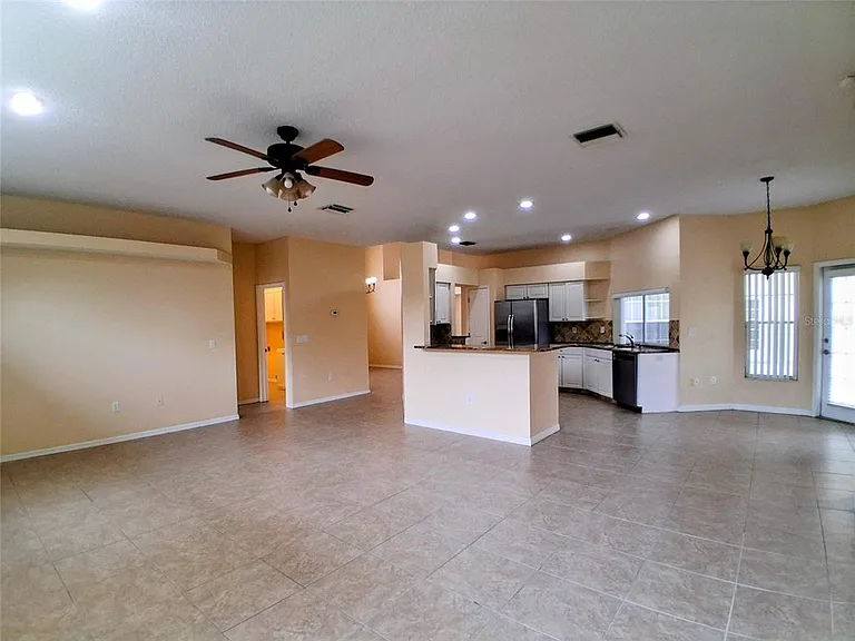 3392 Saint Ives Blvd — Photo 9