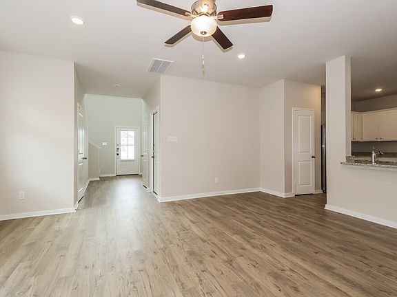 5th image of 15652 Plum Brook Dr