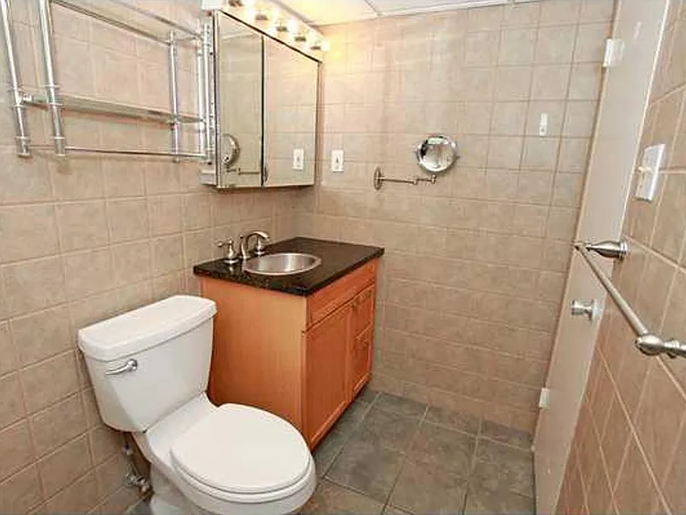 1800 Lavaca St #214 — Photo 5