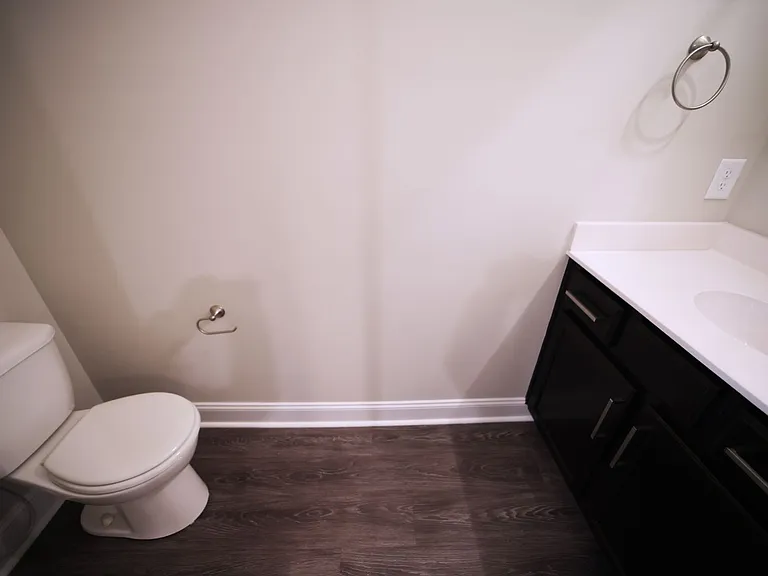 220 Drayton Dr — Photo 17