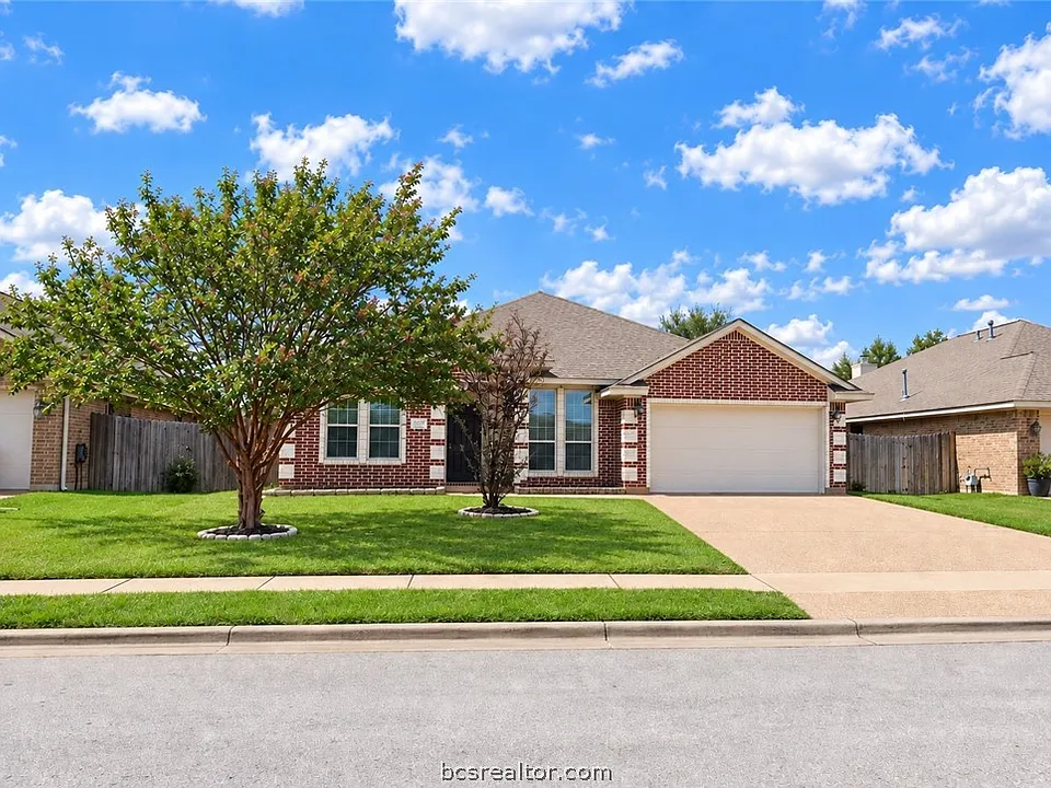 921 Dove Run Trl