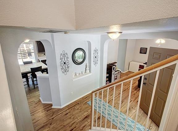 5th image of 1215 Leah Ln