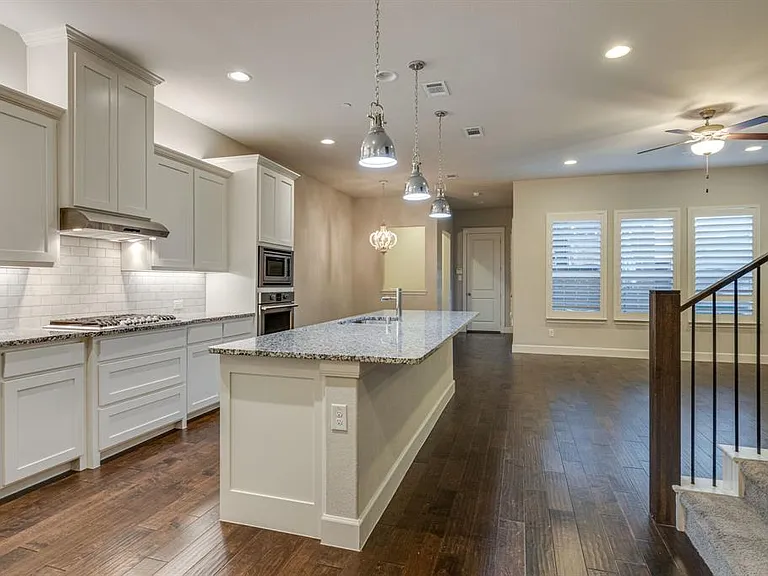 8736 Madrid St — Photo 10