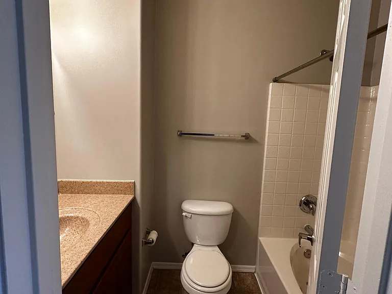 2450 W Glenrosa Ave — Photo 10