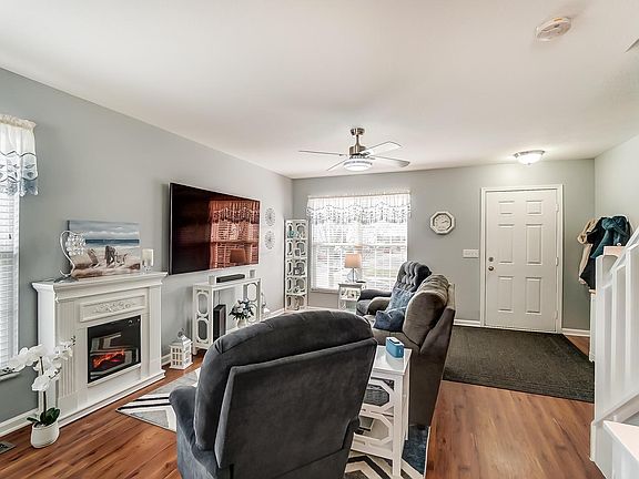 2nd image of 5176 Twin Falls Dr #12-517