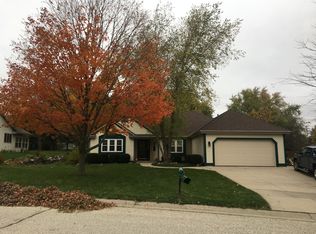 2112 Zuern Dr, Hartford, WI 53027