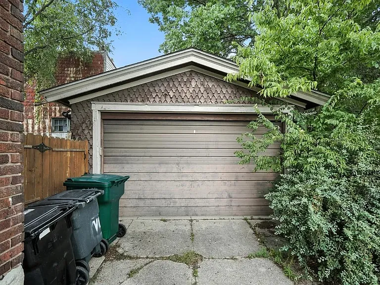 348 Volkert Ave — Photo 29