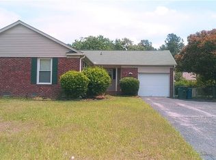 541 Waterbury Dr, Fayetteville, NC 28311