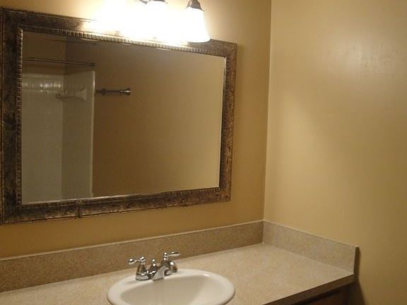 5th image of 616 Wilson Ave APT D