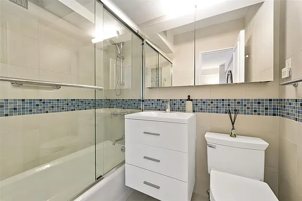 Sold by Digs Realty Group | media 17