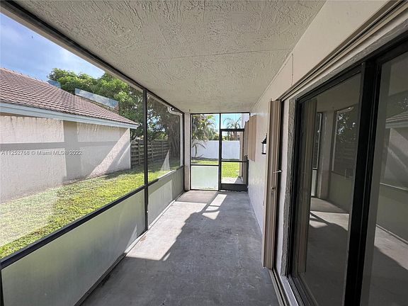 3rd image of 5911 Newcastle Ln