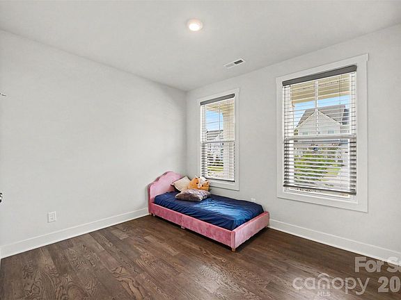5th image of 6129 Alsace Ln