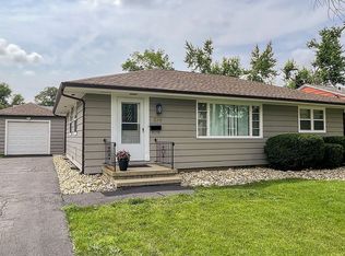 238 24th St NW, Cedar Rapids, IA 52405