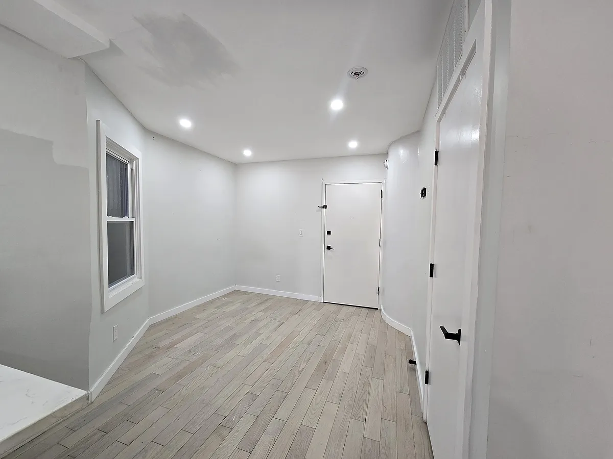 Building Photo - 514 Orange St #3R
