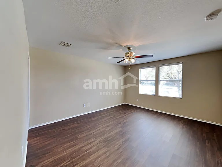 1021 Bumble Bee Dr — Photo 12