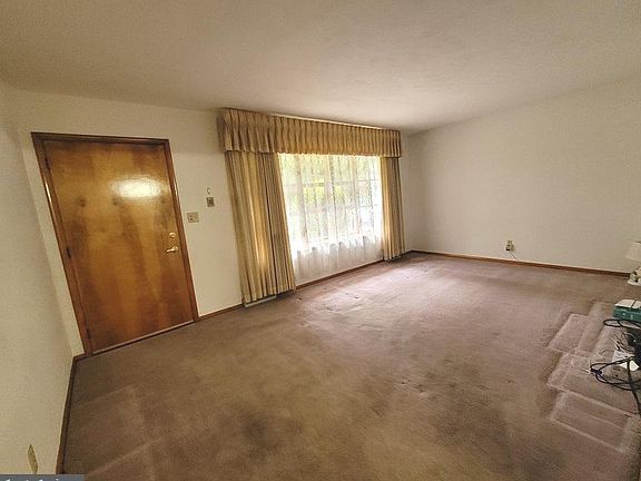 4th image of 1347 W Wheat Rd