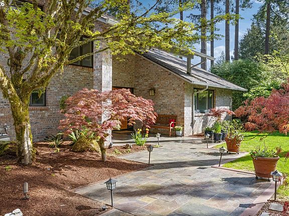 4th image of 701 Terrace Dr