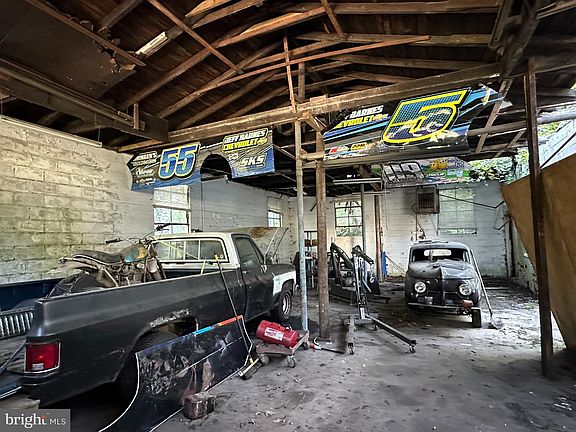 2nd image of 503 Pine Ave