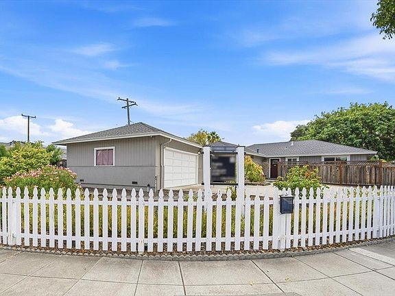 3rd image of 702 Grape Ave