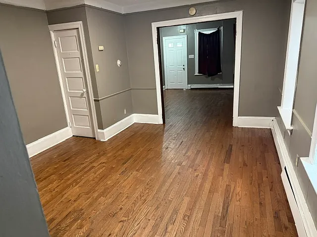 3 bed, 1134 sqft, $2,400 — Photo 2