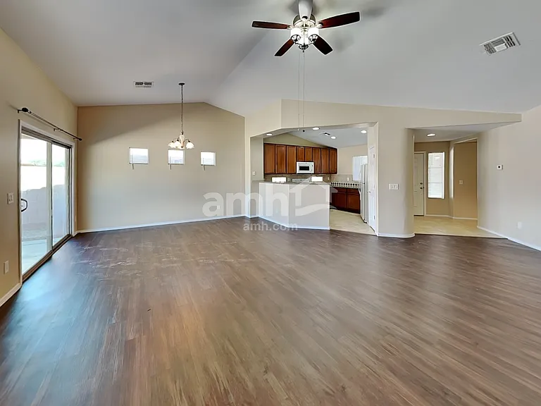 11369 W Lincoln St — Photo 6