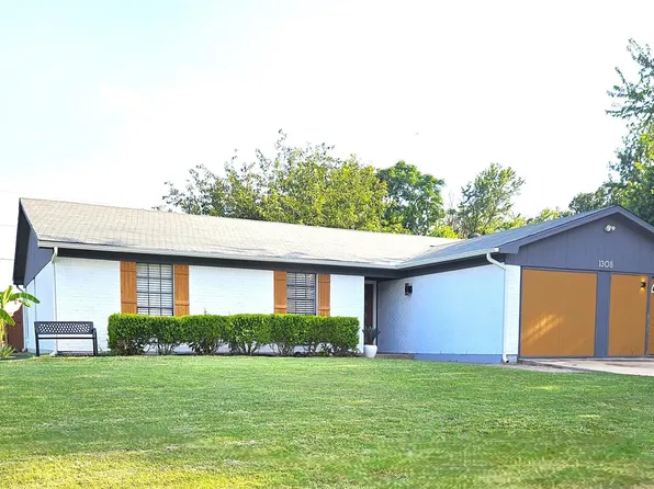 1308 Trammell Dr, Benbrook, TX 76126