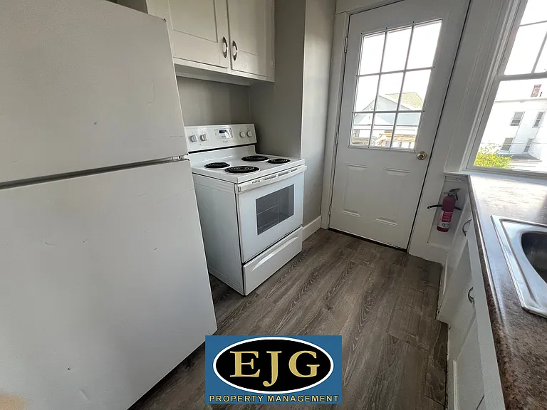 325 Amory St #3 — Photo 2