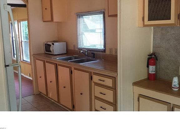 4th image of 5126 University Dr