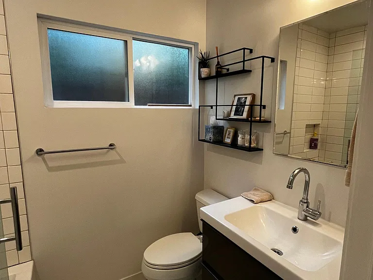 835 Waterloo St #835 — Photo 8