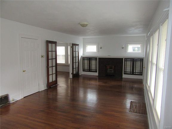 5th image of 179 Jasper St