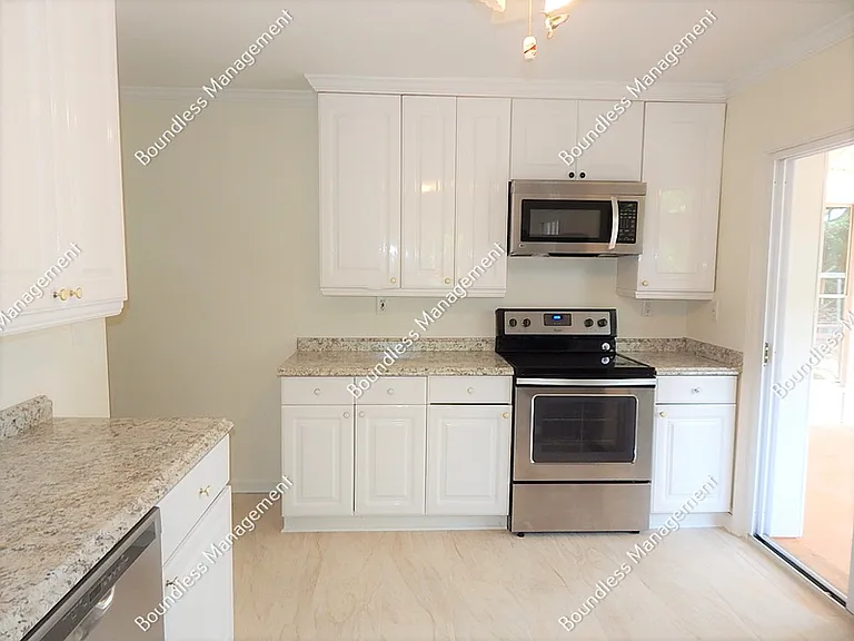 1033 Scott Blvd — Photo 11