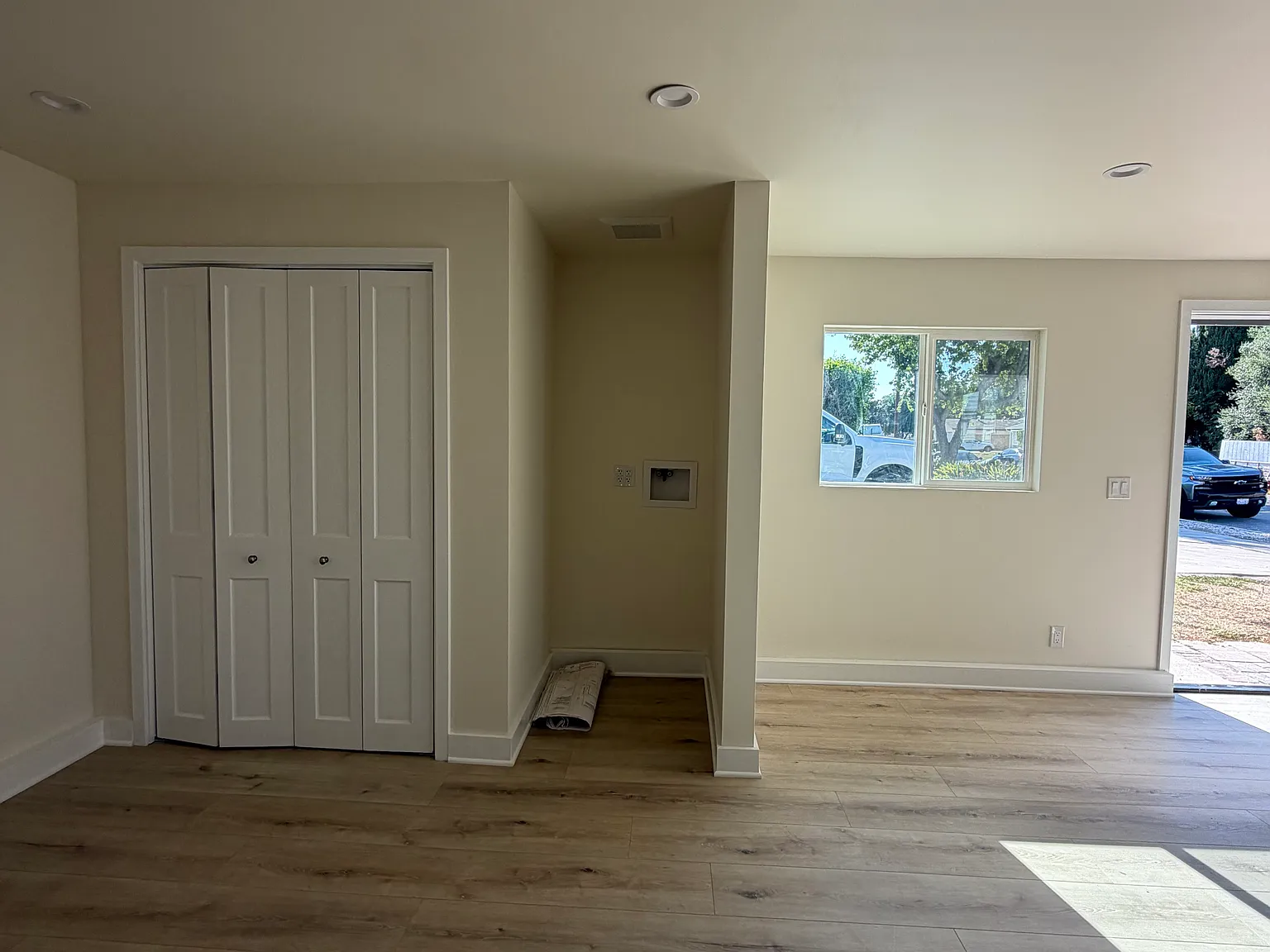 Studio, 400 sqft, $2,100 — Photo 2