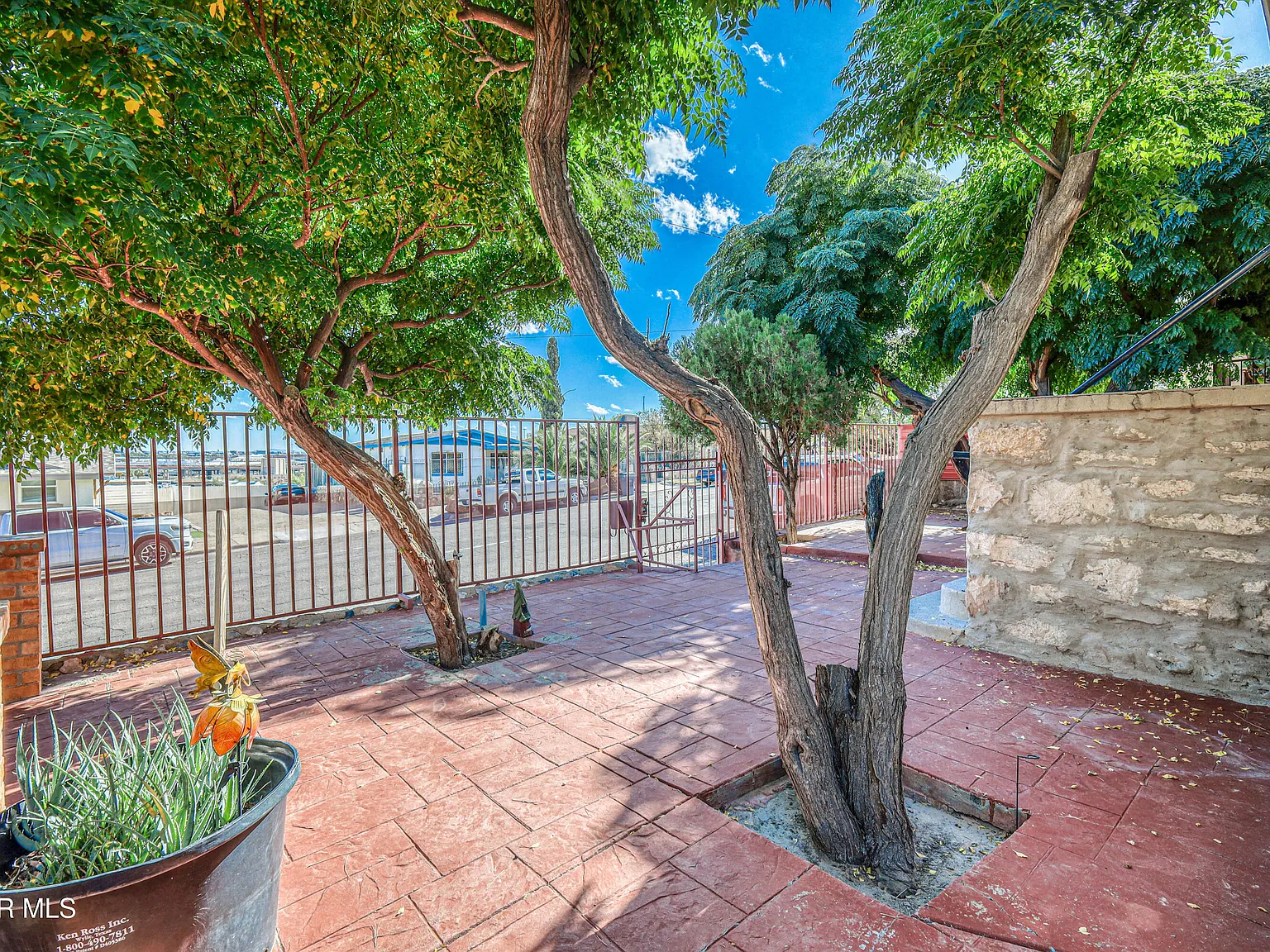 5 bed, 2.0 bath, 2665 sqft, $2,200 — Photo 4