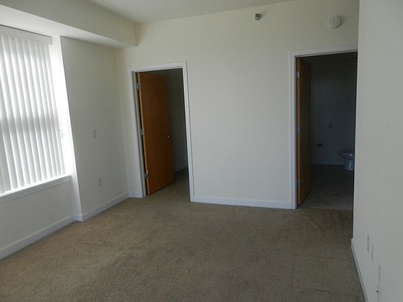 5th image of 5 E 14th Pl APT 1704